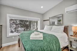 3BR Cabin Near Skiing | Hot Tub & Fireplace