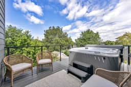 Rooftop Hot Tub + Sauna | Sleeps 10 | Skyline View
