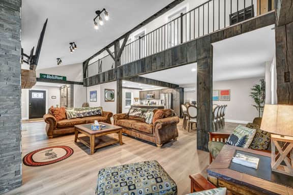 3BR Cabin Near Skiing | Hot Tub & Fireplace