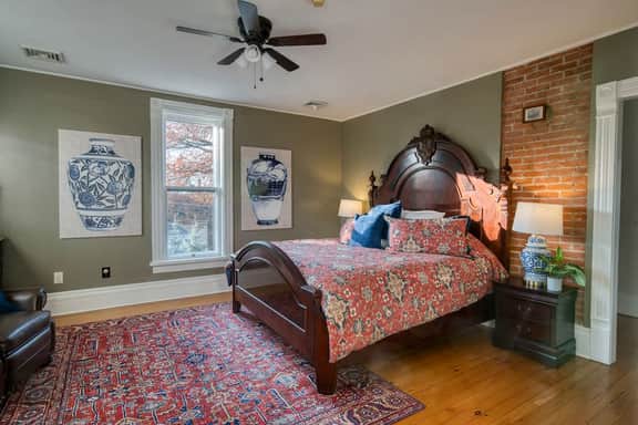 Large Historic Mansion Near Cleveland | Sleeps 12