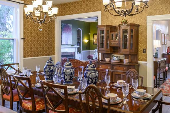 Large Historic Mansion Near Cleveland | Sleeps 12