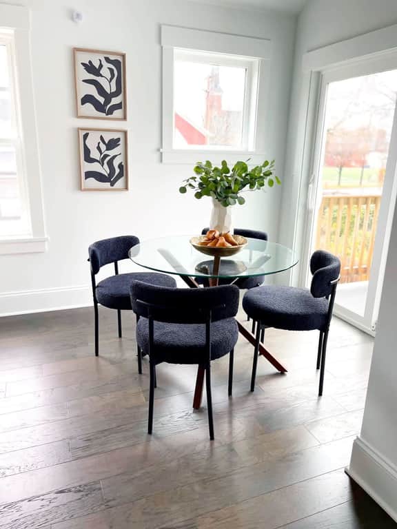 The Carriage House | Stylish Stay Near West 25th